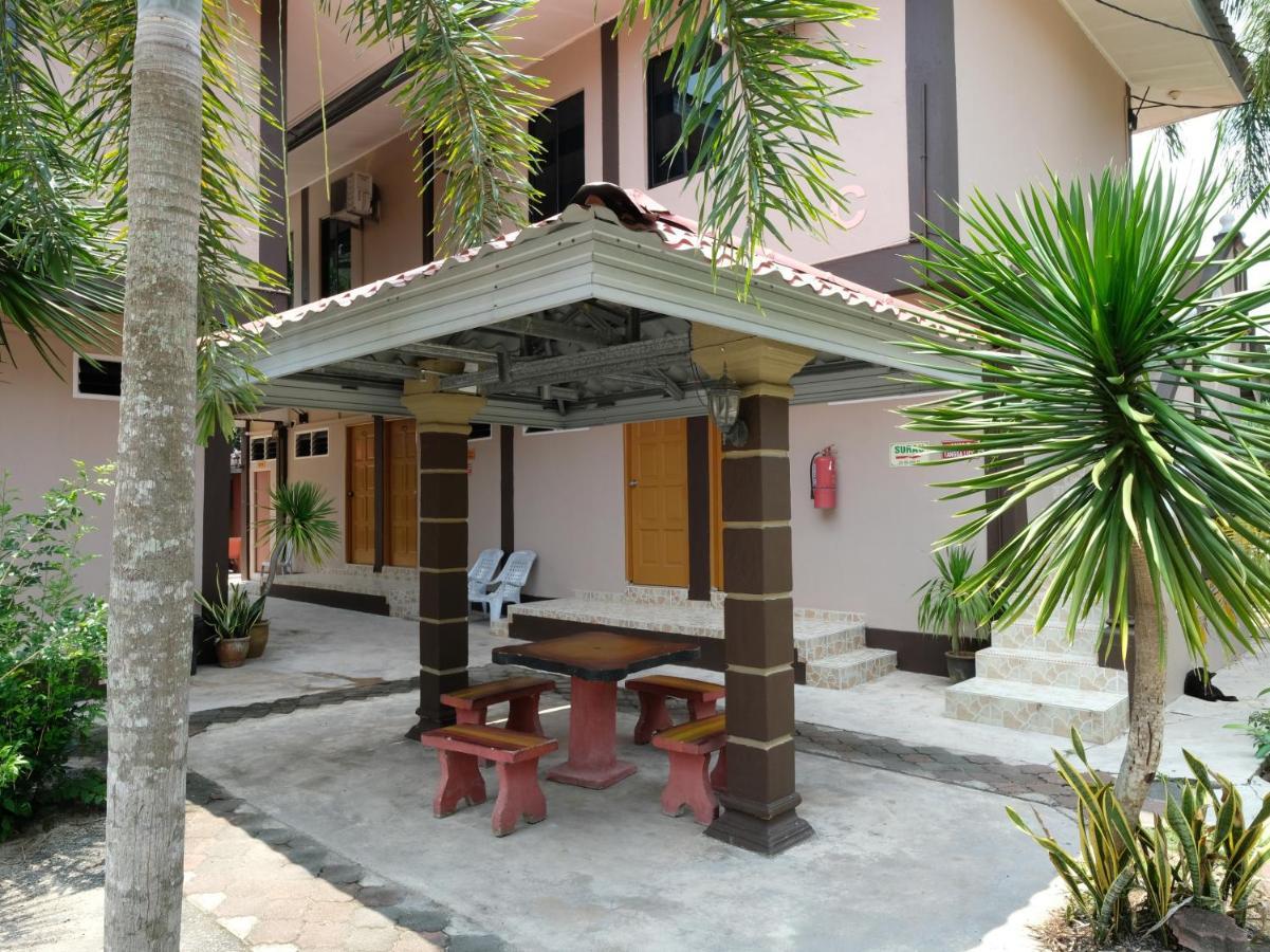Oyo 44005 Senangin Resort & Cafe Tumpat Bagian luar foto