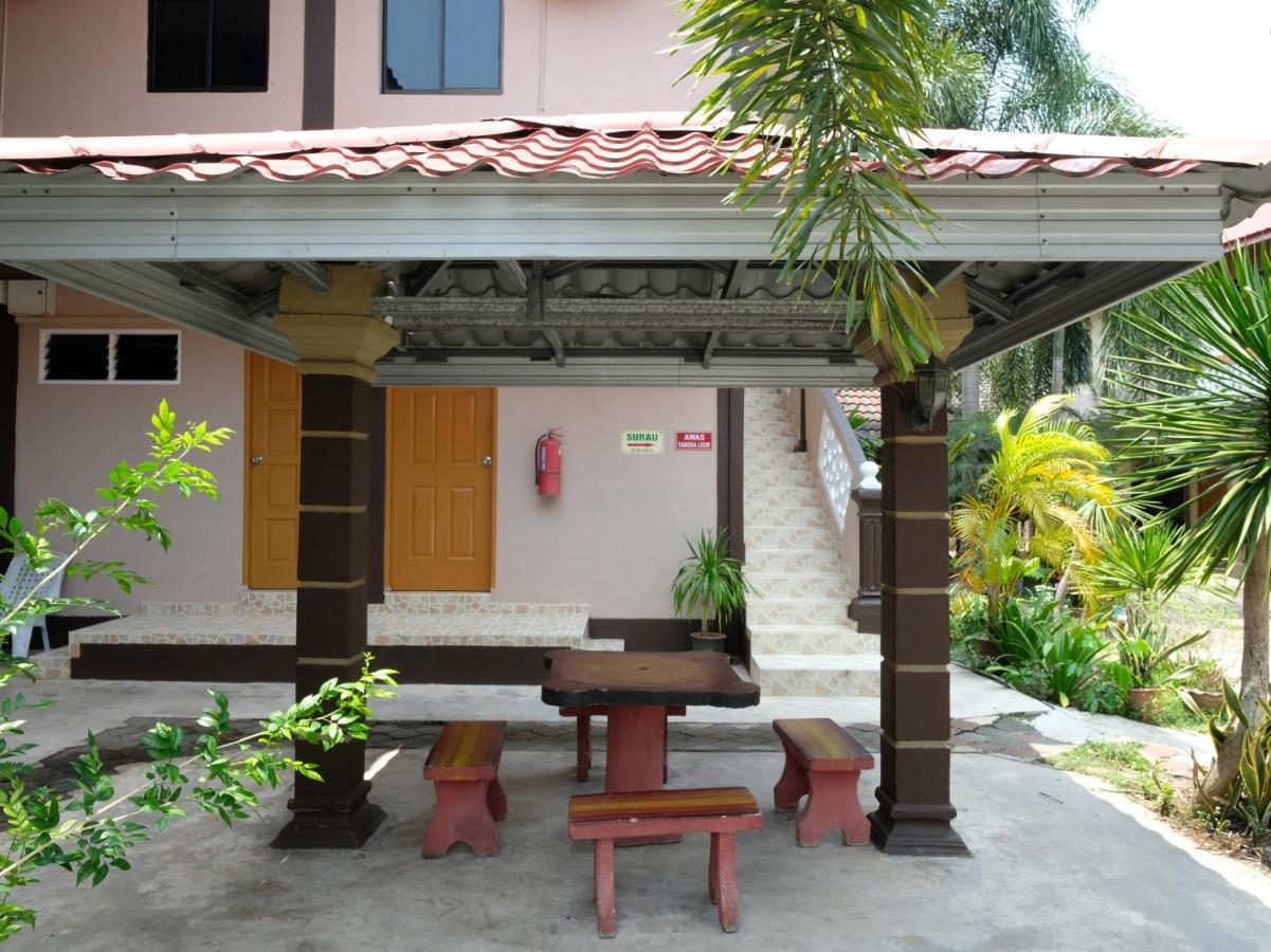 Oyo 44005 Senangin Resort & Cafe Tumpat Bagian luar foto